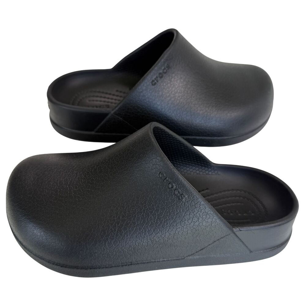 CROCS Classic Black Slip-On Clogs